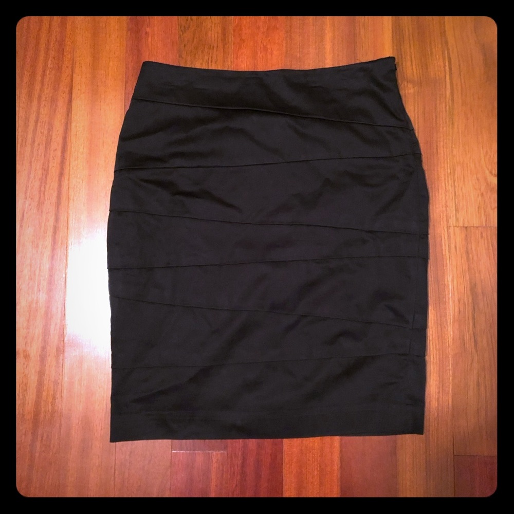 WHBM Black tiered cotton blend lined skirt